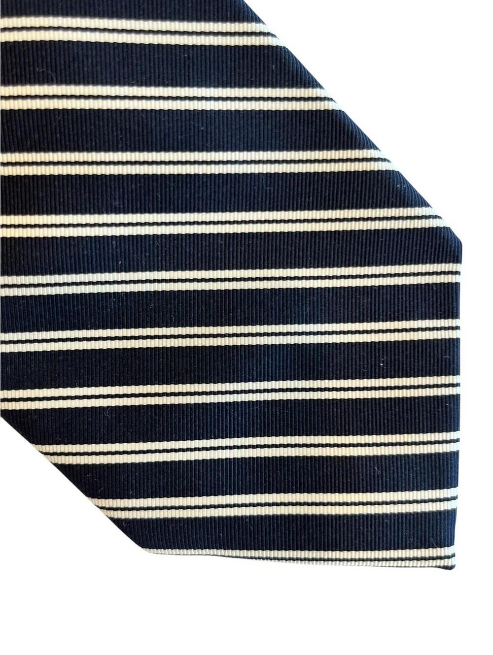 Down East Outfitters Tie 100% silk Mens Blue and White Stripe 1982.1